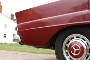 Image 33/50 of Mercedes-Benz 220 (1967)