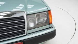 Bild 11/15 von Mercedes-Benz 300 CE (1992)