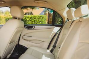Image 18/48 of Jaguar XJR (2006)