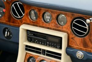 Image 37/50 of Rolls-Royce Corniche S (1995)