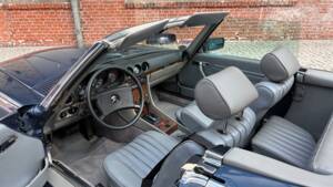 Image 62/88 of Mercedes-Benz 380 SL (1984)