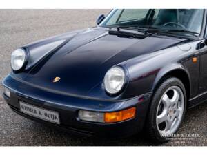Image 22/33 de Porsche 911 Carrera 4 (1992)