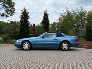 Image 2/24 of Mercedes-Benz SL 280 (1996)
