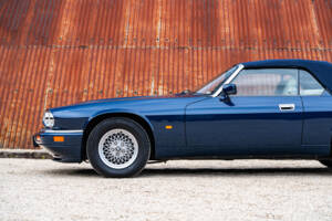 Image 13/38 de Jaguar XJS 4.0 (1995)