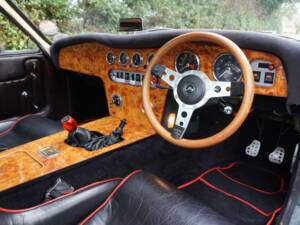 Image 8/17 of TVR Vixen Series 3 (1971)