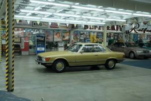 Image 2/50 de Mercedes-Benz 280 SLC (1977)