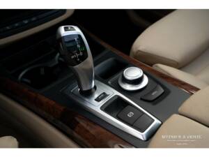 Bild 12/26 von BMW X5 xDrive48i (2007)
