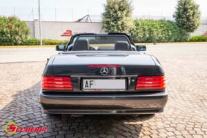 Image 8/18 of Mercedes-Benz 500 SL (1992)
