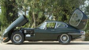Image 3/8 de Jaguar E-Type (1970)