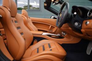 Image 21/50 de Ferrari California (2012)