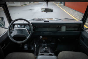 Bild 28/41 von Land Rover Defender 90 (1995)