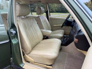 Imagen 14/34 de Mercedes-Benz 230 E (1983)