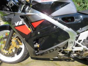 Afbeelding 4/41 van Honda VFR 400R (1992)