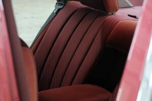 Bild 41/50 von Mercedes-Benz 260 SE (1990)