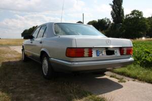 Image 2/7 de Mercedes-Benz 260 SE (1989)