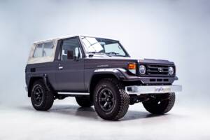 Image 4/42 of Toyota Land Cruiser FJ 62 (1985)