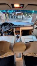 Immagine 7/12 di Mercedes-Benz 260 E (1988)