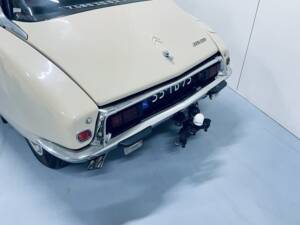 Image 8/10 de Citroën DS 20 (1973)