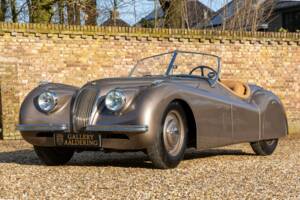 Image 1/50 of Jaguar XK 120 OTS (1952)