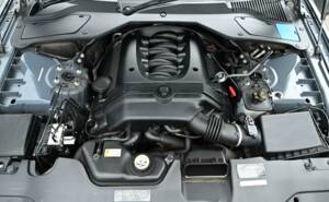 Image 38/50 of Jaguar XJ 8 4.2 (2007)