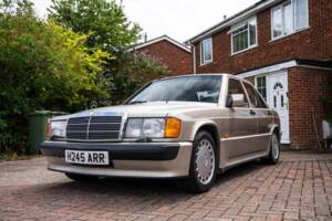 Image 13/50 of Mercedes-Benz 190 E 2.5-16 (1991)
