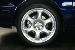 Image 48/49 of Mercedes-Benz SL 500 (2000)