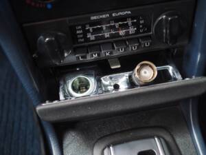 Image 19/34 of Mercedes-Benz 200 (1983)