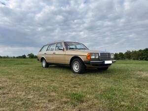 Immagine 7/13 di Mercedes-Benz 280 TE (1982)