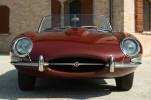 Image 4/50 de Jaguar E-Type 3.8 (1964)