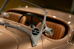 Image 13/50 of Jaguar XK 120 OTS (1952)
