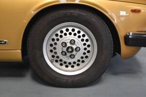 Image 36/47 of Daimler Sovereign 4.2 (1982)