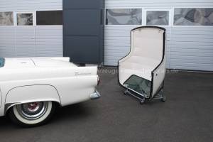 Image 21/40 of Ford Thunderbird (1955)