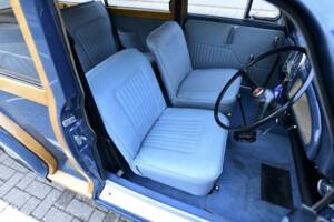 Image 32/50 of Morris Minor 1000 Traveller (1969)