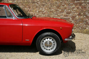 Imagen 46/50 de Alfa Romeo Giulia GT 1300 Junior (1975)