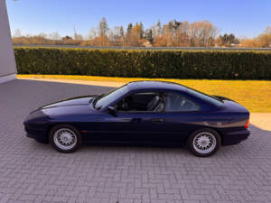 Image 5/69 of BMW 850i (1993)