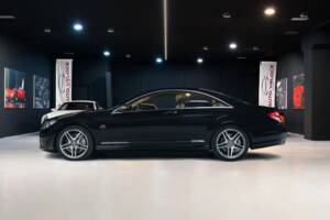 Image 7/40 of Mercedes-Benz CL 65 AMG (2008)