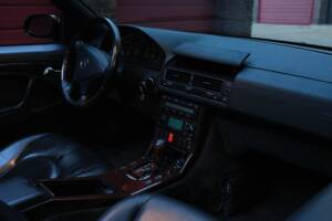 Image 70/100 of Mercedes-Benz SL 600 (1998)