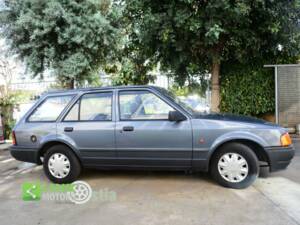 Image 3/10 of Ford Escort 1.3 Turnier (1989)