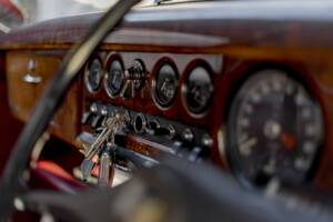 Image 18/33 of Jaguar Type S 3.4 (1968)