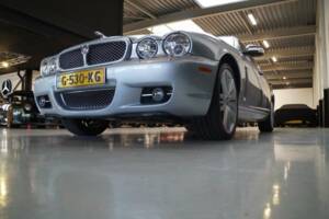 Image 36/50 of Jaguar XJ 8 4.2 (2007)
