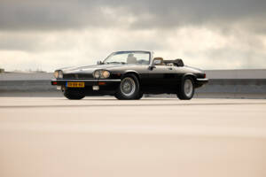 Image 34/37 de Jaguar XJ-S Convertible (1989)