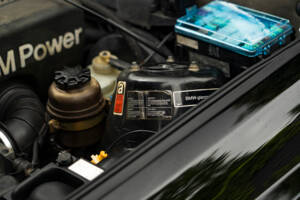 Image 14/37 of BMW M3 Sport Evo (1990)