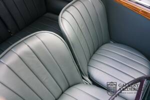 Bild 14/50 von Bentley 3 1/2 Liter Park Ward FHC (1933)