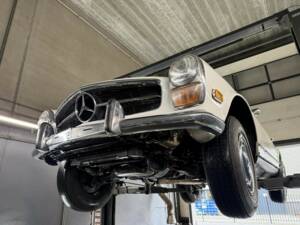 Image 47/50 of Mercedes-Benz 280 SL (1971)