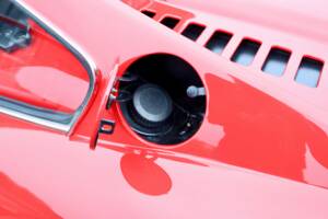 Image 14/24 de Ferrari Dino 246 GT (1973)