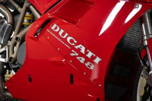 Imagen 33/50 de Ducati 748 S (1996)