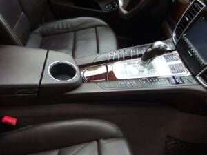 Bild 49/98 von Porsche Panamera Turbo (2009)
