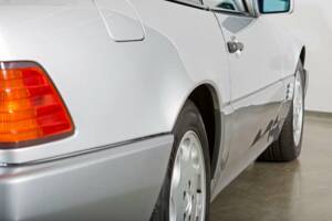 Bild 10/20 von Mercedes-Benz SL 280 (1994)
