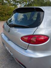 Image 14/111 of Alfa Romeo 147 3.2 GTA (2002)