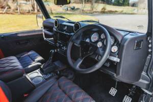 Bild 2/50 von Land Rover Defender Tophat (2007)